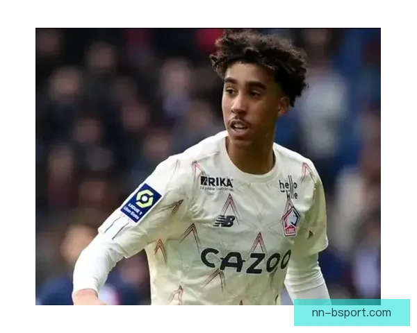 曼联正式签约里尔天才后卫约罗 为未来防线注入新血液